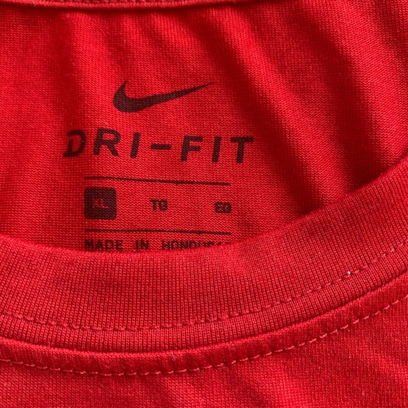 Nike Dri-FIT Men's Training T-Shirt - Picture 2 of 3